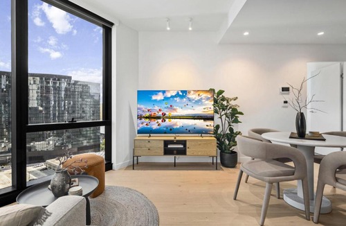 Southbank Apartment | Southbank 2BR Apt with Near Crown Casino Pool & Gym