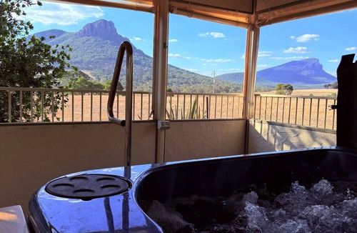 Dunkeld House | Southern Grampians Lookout
