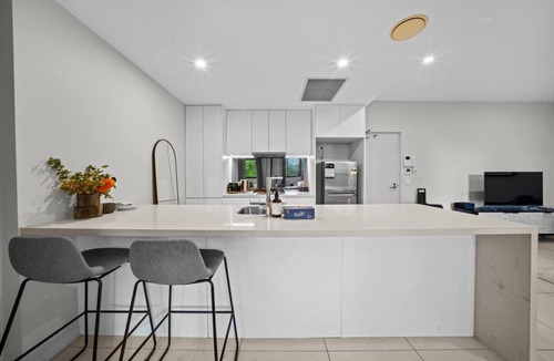 Macgregor Apartment | Southside 2BR Apt Near Garden City & Sunnybank