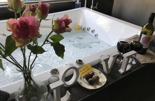 Hepburn House | Spa Suites at Raven
