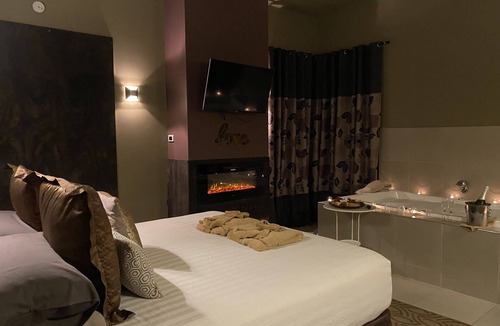 Hepburn House | Spa Suites at Raven