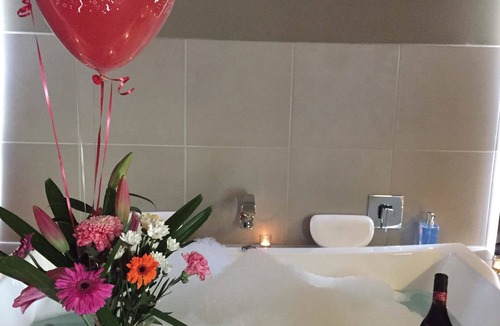 Hepburn House | Spa Suites at Raven