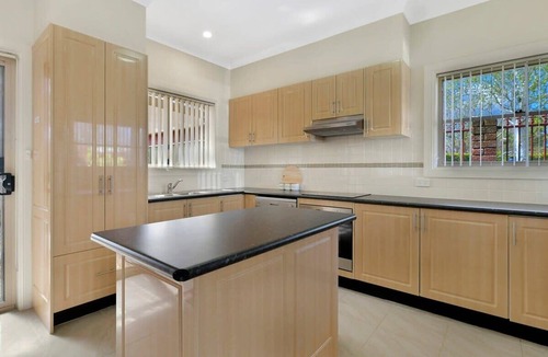 Orange Villa | Spacious 2 Bed, 2 Bath Villa| CBD Location