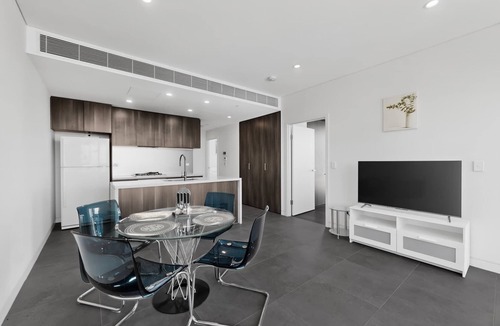 Lidcombe Apartment | Spacious 2-Bed Apartment with Balcony & City Views