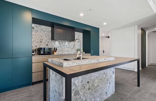 North Fremantle Apartment | Spacious 2-Bed Apartment with Rooftop Views