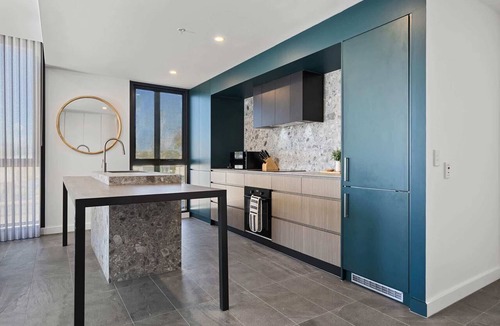 North Fremantle Apartment | Spacious 2-Bed Apartment with Rooftop Views