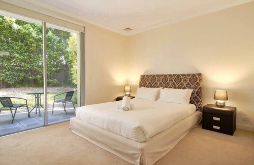 Warrawee Apartment | Spacious 2 Bed Family Apartment with Garden