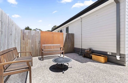 Portarlington Apartment | Spacious 2-Bedroom with Private Parking Access