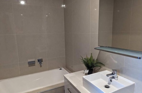Kingston House | Spacious 2 bedroom apartment @Kingston Foreshore