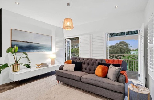 Queenscliff Apartment | Spacious 2 bedroom unit w/garden views