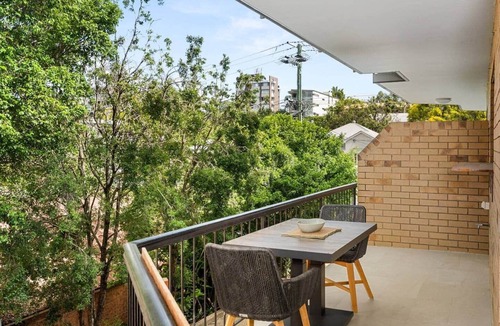 Auchenflower Apartment | Spacious 2BR Stay w/Pool & Balcony