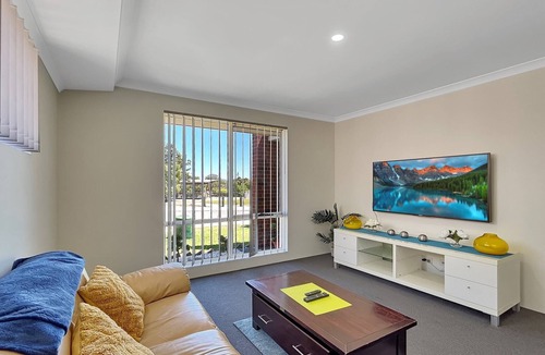 Byford Apartment | Spacious 3-Bed Home in Peaceful Byford