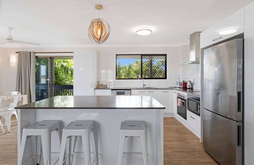 Scarness Apartment | Spacious 3-Bed Home with Balcony in Hervey Bay
