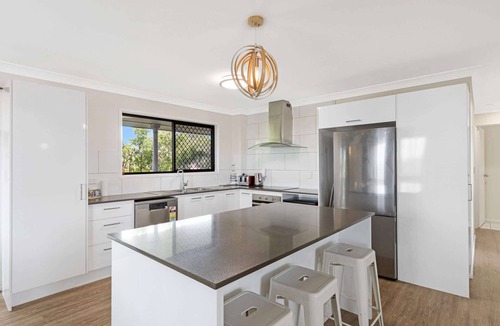 Scarness Apartment | Spacious 3-Bed Home with Balcony in Hervey Bay