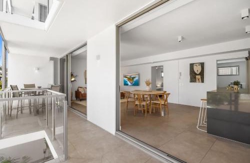 Alexandra Headland Apartment | Spacious 3Beds Beachside Aptm close to Mooloolaba
