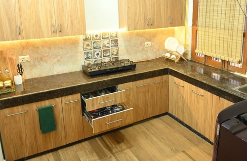 Varanasi Apartment | Spacious 3BHK with Lift & Free Parking