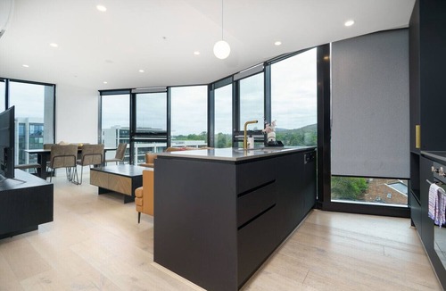 Reid Apartment | Spacious 3BR Apartment in the Heart of the City