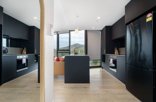 Reid Apartment | Spacious 3BR Apartment in the Heart of the City