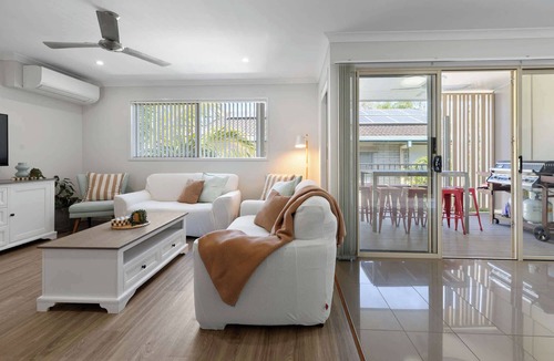 Maroochydore House | Spacious 3BR Townhouse Pet Friendly Shops Nearby