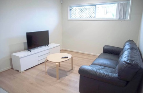 Springfield Lakes House | Spacious 4 bedrooms house in Springfield lakes