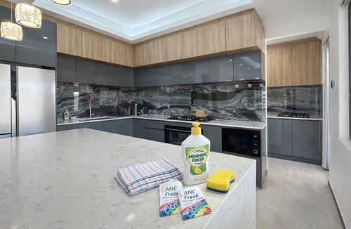 Southern River Apartment | Spacious 4 bed home with open plan living