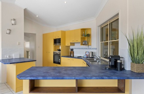 Coolum Beach Apartment | Spacious 4-Bed Family Retreat with Pool