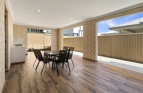 Southern River House | Spacious 4 bed home with open plan living