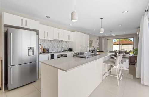 Northgate Apartment | Spacious 4-Bed House with Secure Parking