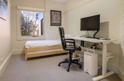 Surf Beach House | Spacious 4-Bed House with Outdoor Dining