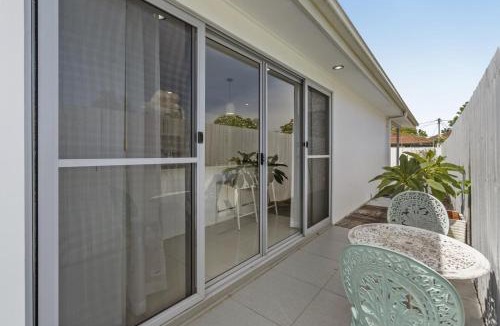 Northgate House | Spacious 4-Bed House with Secure Parking
