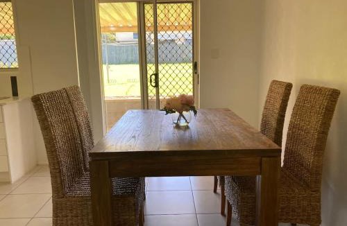 Rochedale South House | Spacious 4 bedrooms house in Rochedale South