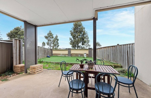 Sanctuary Lakes House | Spacious 4-bedroom townhome with WiFi and AC in wonderful Point Cook
