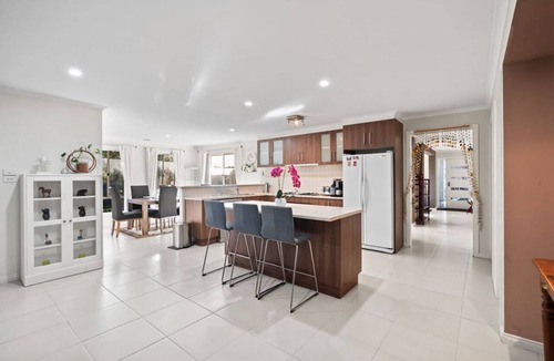 Berwick House | Spacious 4BR House with Cinema, Spa & fireplaces