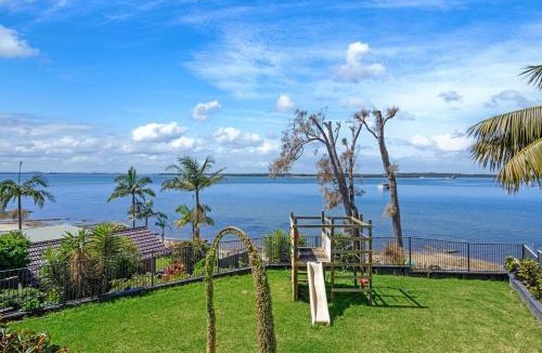 Taren Point House | Spacious 4BR Riverfront Getaway in Taren Point