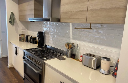 Werribee House | Spacious 5BR Home w/Kids Room, Gym & Office. Pet-Friendly!