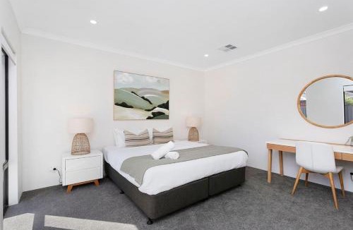 Dianella House | Spacious and modern Dianella