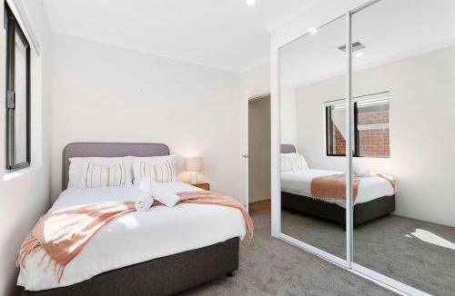 Dianella House | Spacious and modern Dianella