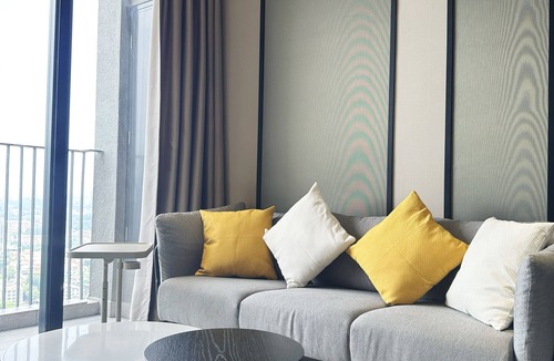 Kuala Lumpur Apartment | Spacious Apartment with Sky-pool ! Free Shuttle to Mid Valley & KL Sentral