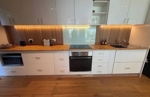 Bilinga Apartment | Spacious Bilinga Beach Stay | Sleeps 6 + Sauna, Unit 5