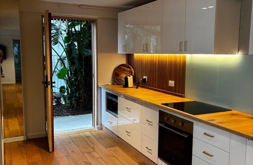 Bilinga Apartment | Spacious Bilinga Beach Stay | Sleeps 6 + Sauna, Unit 5