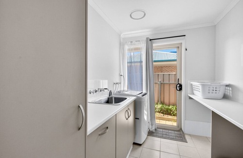 Nangkita House | Spacious Coastal Retreat at Coorong Quays Marina – Private Dunes & River Access