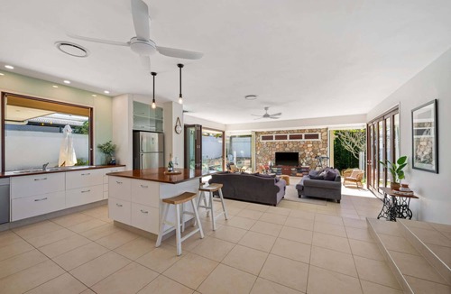 Moffat Beach House | Spacious Coastal Escape - Steps to Beach