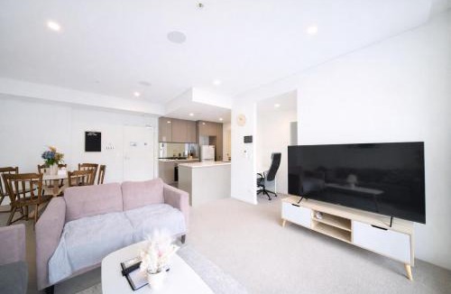 Wentworth Point Apartment | Spacious cozy2BR close to OlympicPark free carpark