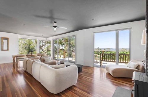 Anglesea House | Spacious Designer Home