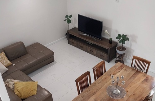 Battery Hill House | Spacious Family and Pet Friendly Home