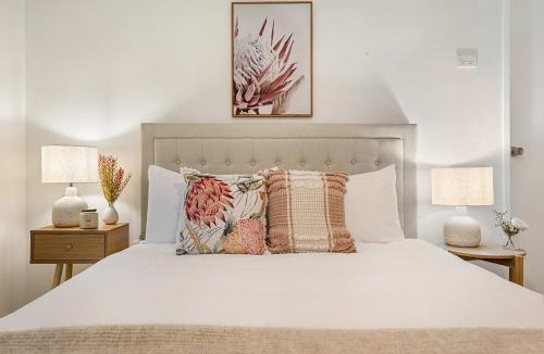 Battery Hill House | Spacious Family Beach House