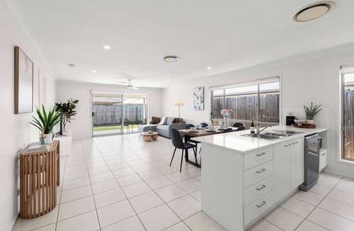 Griffin House | Spacious Family Retreat in Griffin – 4BR