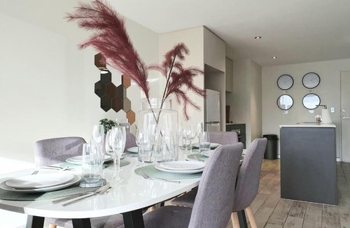 Alexandria Apartment | Spacious & Fresh - City Apartment With Parking