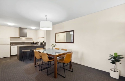 East Perth Apartment | Spacious Holiday Apartment on Hay St CBD