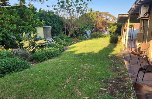 Trigg House | Spacious Home, close to beach and shopping 🛍️🛒